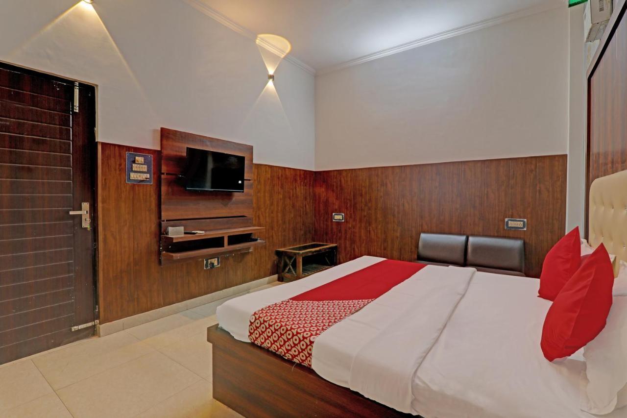 Hotel O Cz Inn Lucknow Buitenkant foto