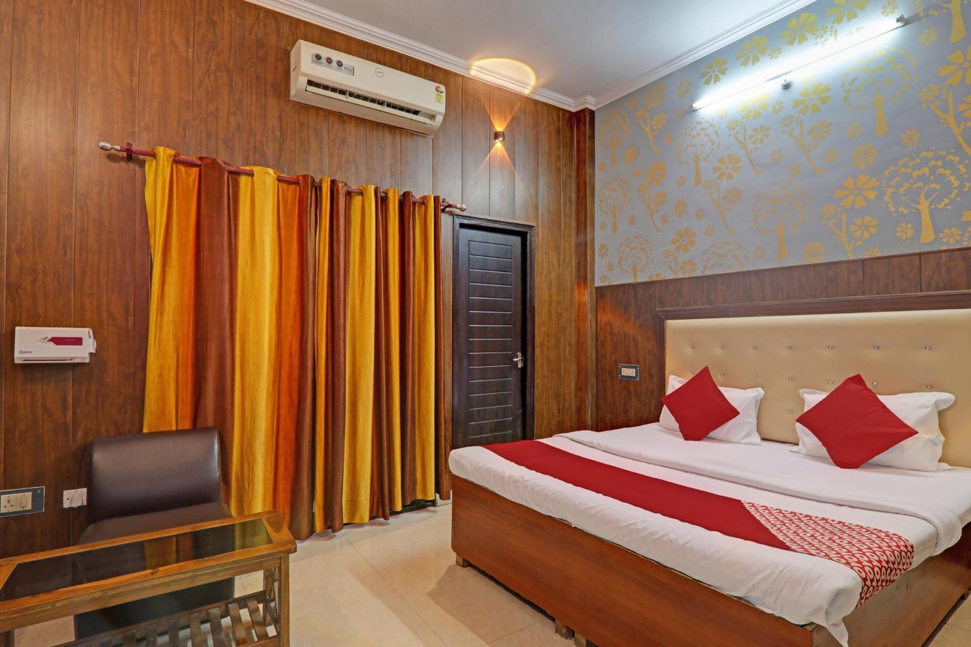 Hotel O Cz Inn Lucknow Buitenkant foto